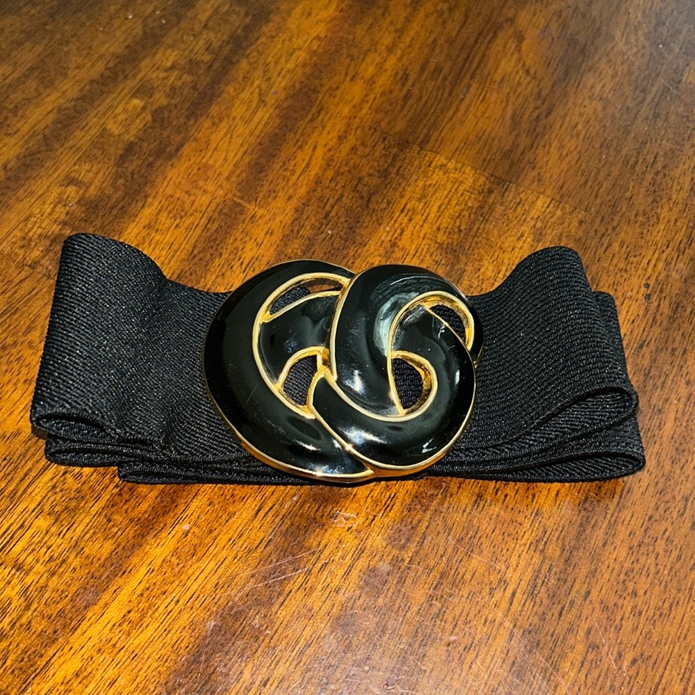 Vintage Day- lor belt enamel swirled black & gold belt.